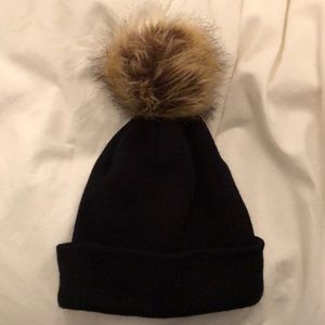 Winter hat with pom-pom